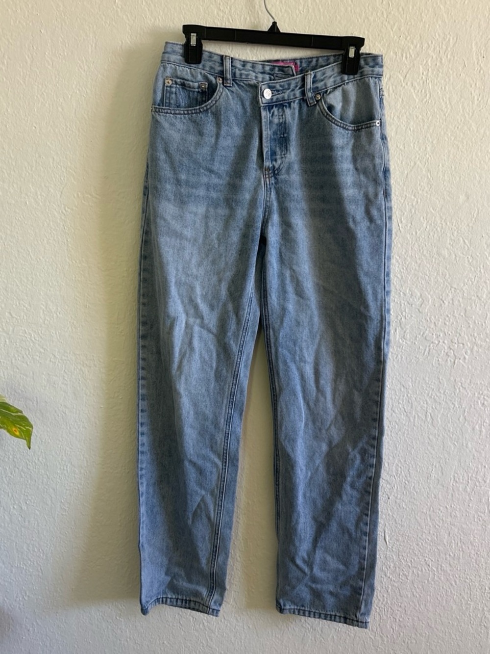 Edikted Light Blue Straight Jeans